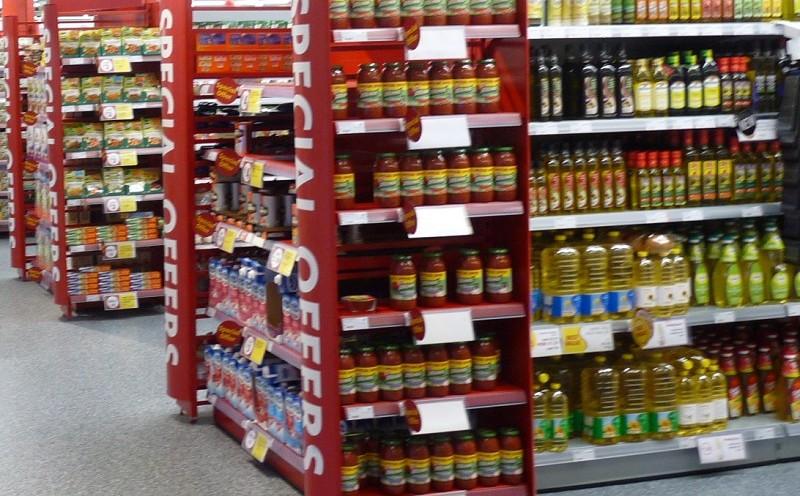Wall--and--Gondola-Shelving